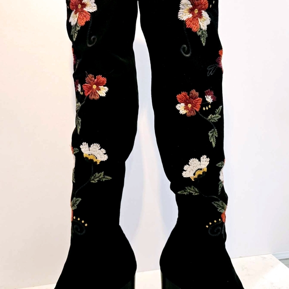 Sam Edelman Vena Women’s  Floral Embroidered Stretch Suede High Boots New - Picture 2 of 16